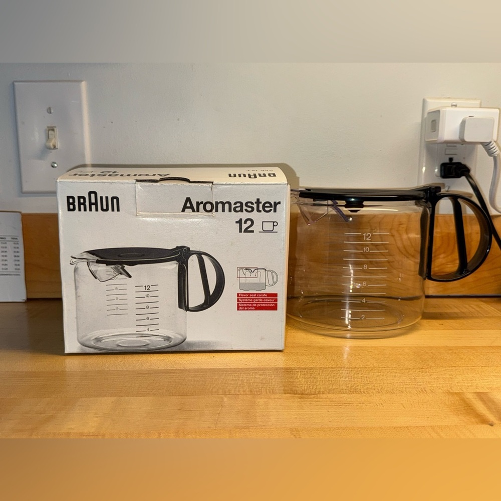 NEW in box Aromaster Braun Black 12 Glass Cup Flavor Seal Carafe KFK12L